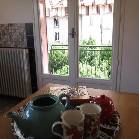 Le Portail Rouge فندق مبيت وإفطار Saint-Martin-dʼHères